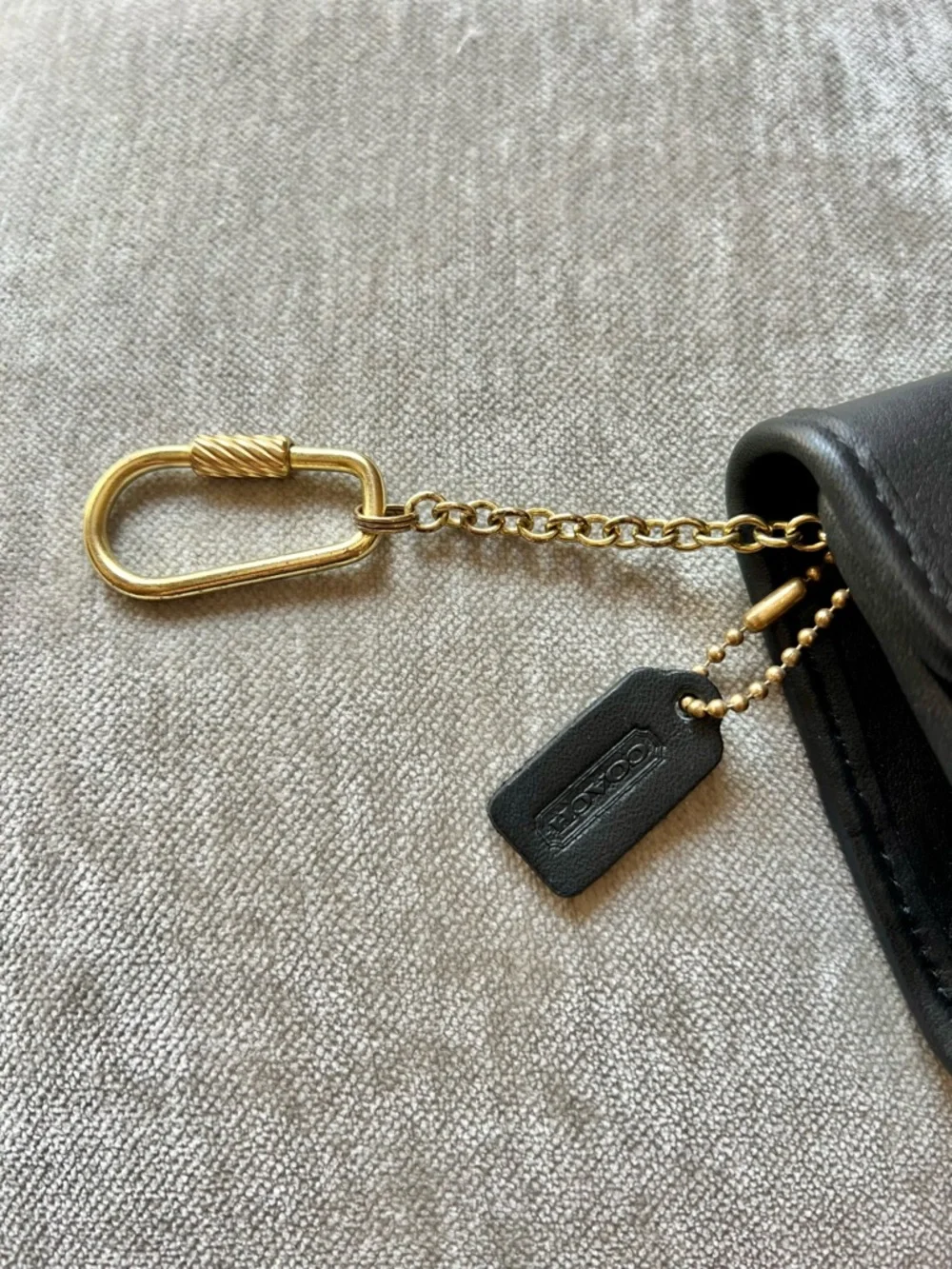1999 Coach Black Leather Mini Wallet with Gold Chain Key Fob - Picture 3 of 5